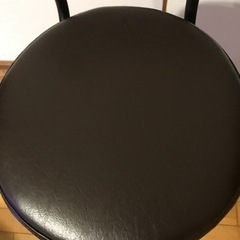 バースツール　椅子　バーの画像