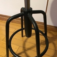 バースツール　椅子　バーの画像