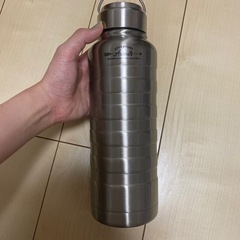 ニトリ　ステンレス水筒　940Lの画像