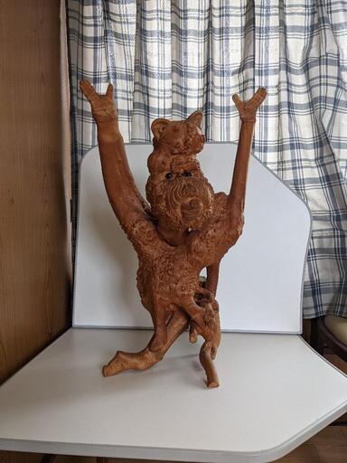 木の株　オランウータン