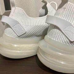 靴スニーカー2セット3500円　白、ラベンダーの画像