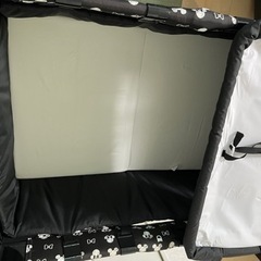 (引渡し決定)カトージ ポータブルベビーベッド ミッキーマウスの画像