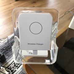ワイアレスチャージャー（充電器）スタンドタイプ使用品
