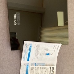 新品　OMRON オムロン　体重計　HN-300T2-JBK