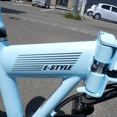 折りたたみ 自転車 水色 20インチ 6段変速 E-STYLE キレイめ