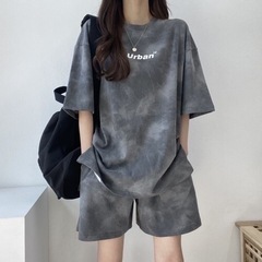 ⭐️ラスト1点⭐️ Lサイズ　タイダイ柄セットアップTシャツの画像