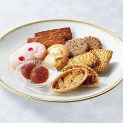 ホテルオークラ高級菓子４セットが50％オフ＋包装＆手提げ紙袋付　マロングラッセ＆クッキー詰合せ GK-30（赤坂駅から30分圏内お届け）の画像