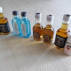 お酒のミニボトルセット(ラム、ウィスキー、ジン)