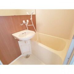 初期費用50000円物件（分割払いなどはありません）弊社より初期費用が安い条件がありましたらご対応いたします。家賃１カ月無料＆仲介手数料0円＆家財保険全て含まれております。弊社より初期費用が安い条件がありましたらご対応いたします。レインボーハウス 物件待ち合わせにてご見学＆ご契約可能です。お問い合わせお待ちしております  LINE公式アカウントに登場！お得な情報を受け取るには、以下のリンクから友だち追加してください。https://lin.ee/g7Kl1pG - 不動産
