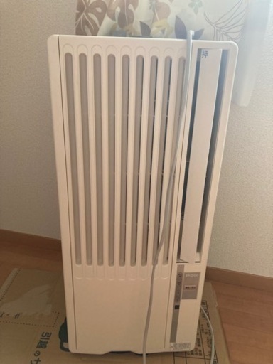 窓に取り付けるエアコンです