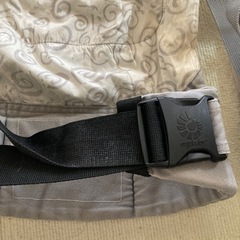 エルゴベビー　抱っこ紐　グレーの画像