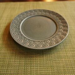 デンマークよりKRONJYDEN(クロニーデン)社ののJens H. Quistgaard(イェンス・クイストゴー)がデザイン (アズール) プレート17cm。深みのある青色のデザート皿CG113の画像