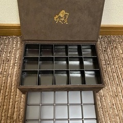 【✨値下げしました】GODIVA の箱の画像