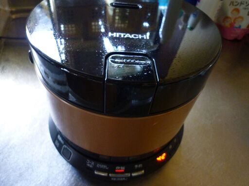(オークション入札が入りましたので質問を終了させて戴きます）HITACHI 日立 IH炊飯器 おひつ御膳 RZ-TS202 ブラウンゴールド 2合炊き 打込鉄釜 18年製