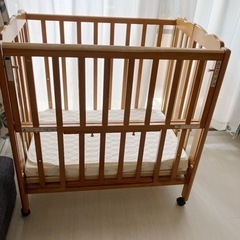 ベビーベッドの画像