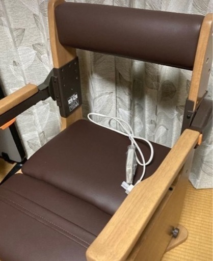 [パナソニック]家具調トイレ＜座楽＞ひじ掛けはねあげ　PN-L23408　あたたか便座