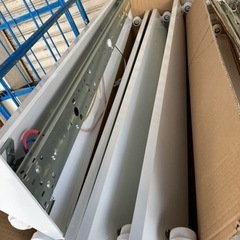 商談中　蛍光灯　安定器　土台の画像