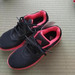 adidas　レディース　スニーカー　23.5