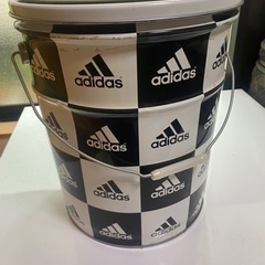 adidas ペール缶