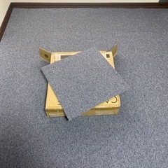 （鼠色）タイルカーペットの画像