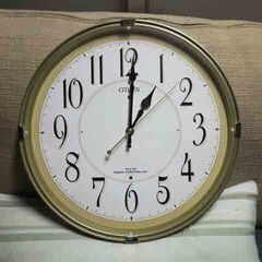 反転する電波時計差し上げます。