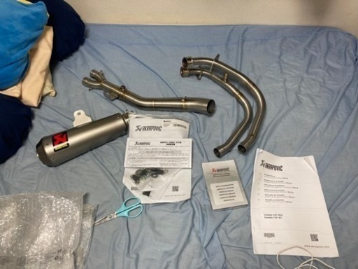 マフラー　フルエキ　アクラポビッチ