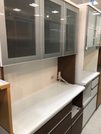 取りに来れる方限定！ニトリの3枚扉レンジボードです！