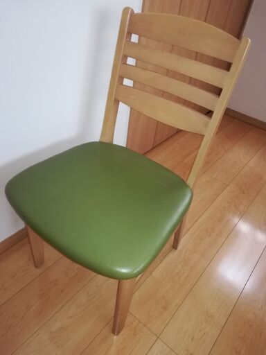 ダイニングチェア2脚を1000円で売ります