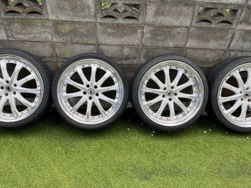 タイヤ21インチ