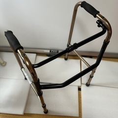 歩行器 コンビウェルネス社製の画像