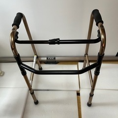 歩行器 コンビウェルネス社製の画像