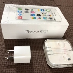 【取引者決定】iPhone5S純正イヤホンと電源アダプター、箱などの画像