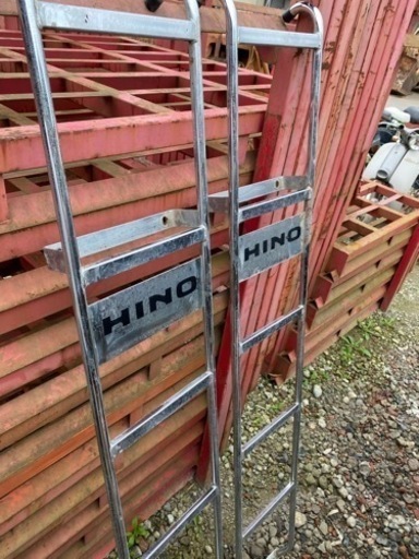 HINO ハシゴ