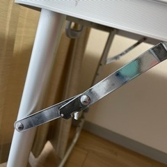 16日までに取りにきてくださる方【1,500円】折りたたみ式テーブルの画像