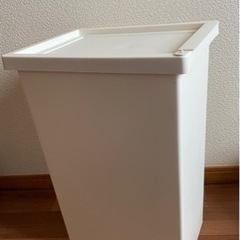 IKEA イケア　FILUR フィルール　フタ付きダストボックス