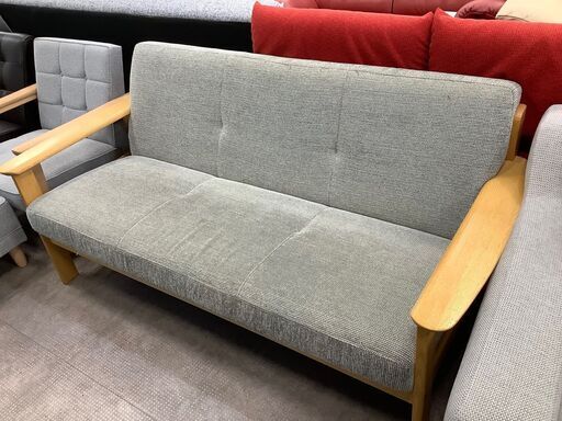 【トレファク熊谷駅前店】karimoku 2人掛けソファーです！