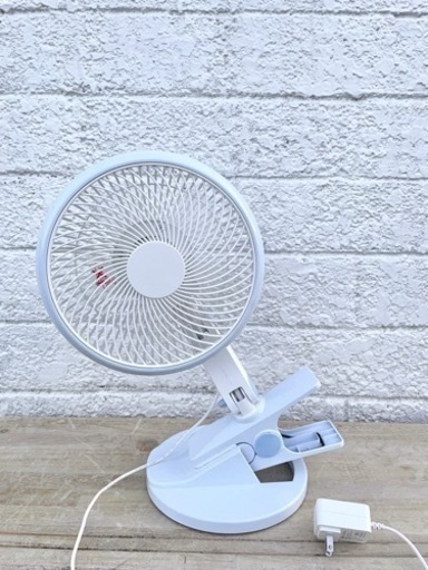 【クリップ付きで便利】首振り扇風機 (ほぼ新品)