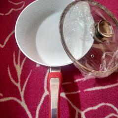 寄せ鍋、蓋付きフライパン、IＨクッキングヒーターの画像