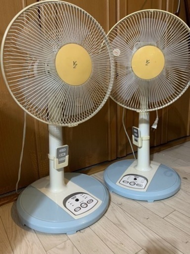 【決定済み】扇風機2台セット⭐️リモコン付き　※金額即決頂いた方に譲ります
