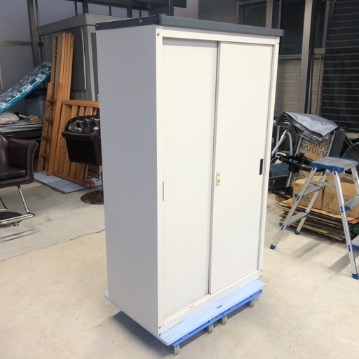 【お取引中】マキテック スチール製 タテ型物置