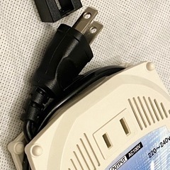 美品 変圧器 トランスレンダー 100wの画像