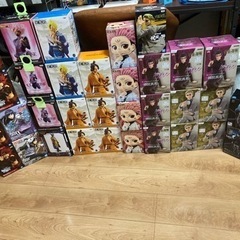 フィギュア　各500ー1000円