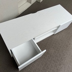 テレビボードの画像