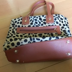 ヒョウ柄カバン