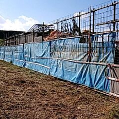 太陽光発電、ヤードの賃貸収入有りの売地です。