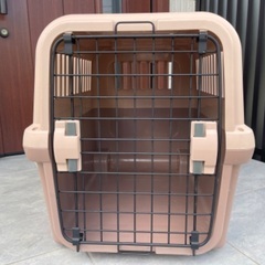 犬の移動用クレイトの画像