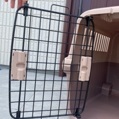 犬の移動用クレイトの画像