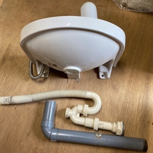 TOTO手洗い器　壁掛手洗器　L30DM#NW1 TOTO L30DM#NW1 壁掛手洗器 通販(卸価格)|洗面器・洗面ボウルならプロ 