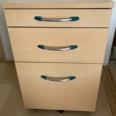 キャスター付き　サイドテーブル引き出し付きの画像