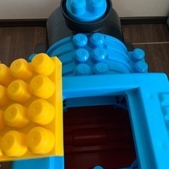 トーマスメガブロック　入れ物　車にもの画像